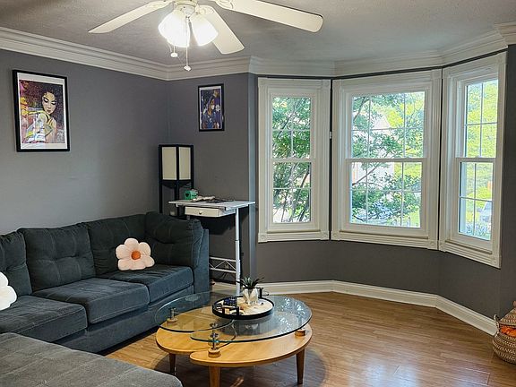 3rd image of 227 Timberway Dr