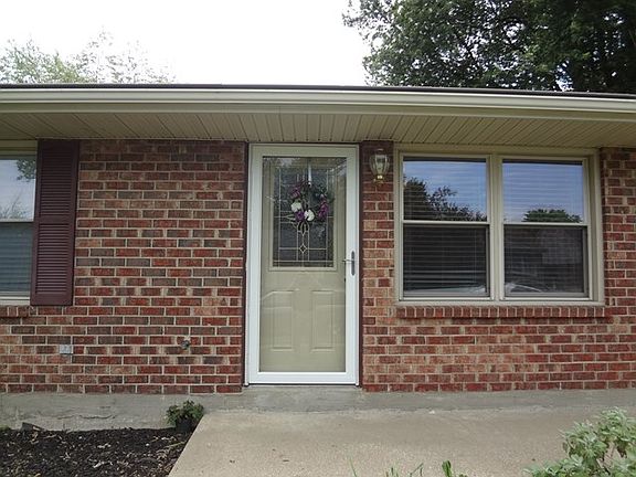 4th image of 2328 Wright Ave