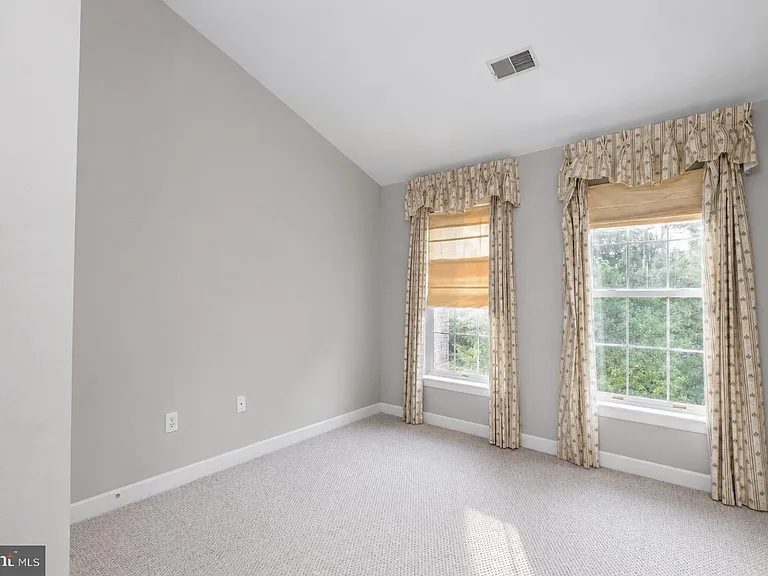 8 Calabash Ct — Photo 28
