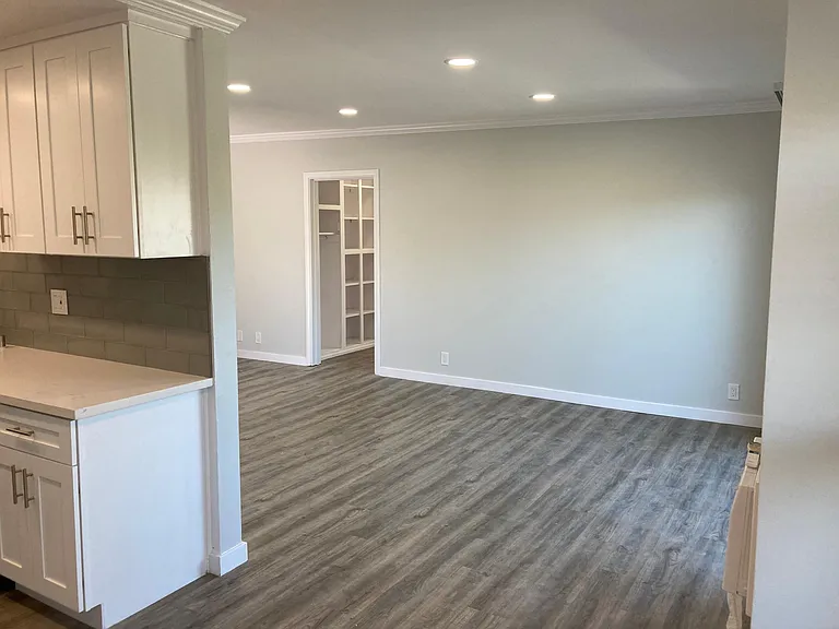 119 N Hayworth Ave #209 — Photo 4