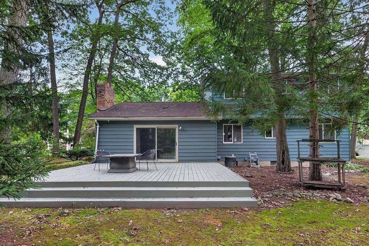 4 bed, 1.5 bath, 1776 sqft, $2,750 — Photo 4
