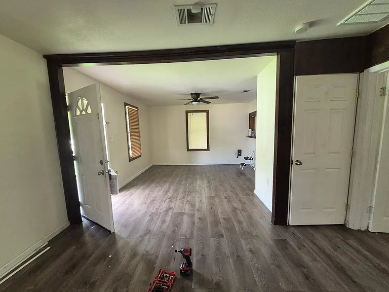 504 Brookman S — Photo 14