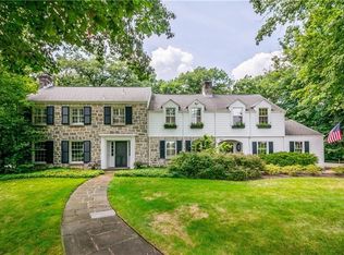 10 Fairway Dr, Sewickley, PA 15143