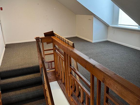 5th image of 126 Bay Ave APT B