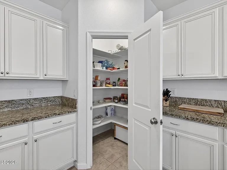 1235 Heybourne Rd — Photo 4