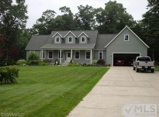 7649 Wiczer Dr, Whitehall, MI 49461