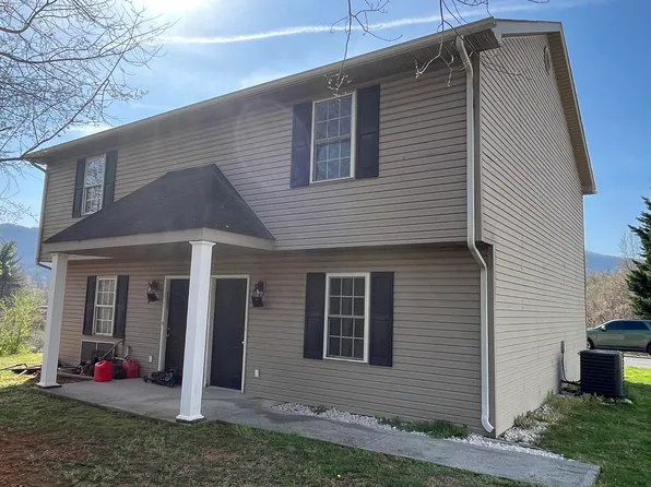 30 Peachtree Ct, Roanoke, VA 24012