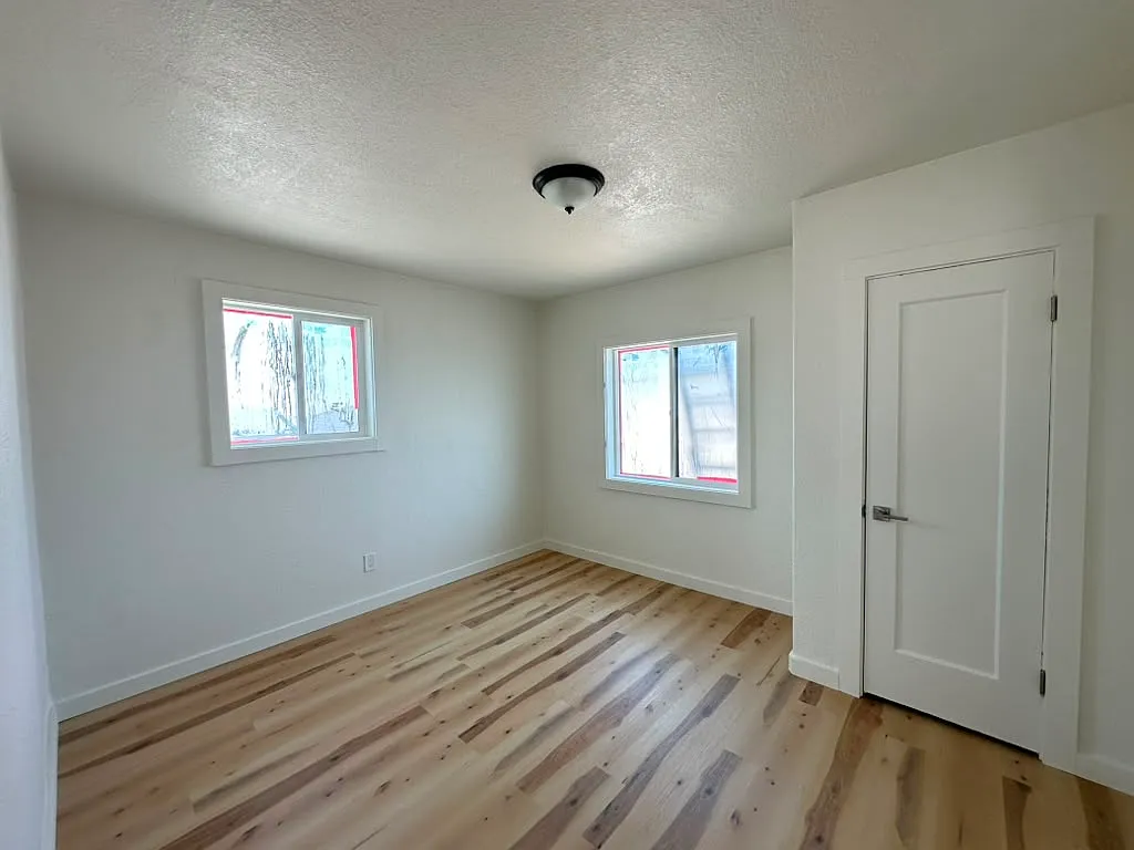 2 bed, 650 sqft, $3,500 — Photo 2