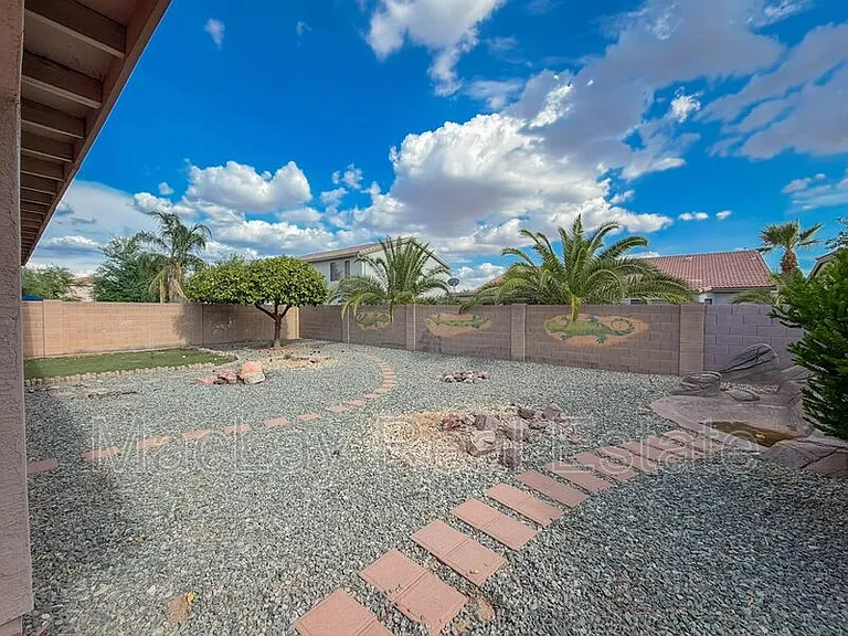 203 W Cedar Dr — Photo 23