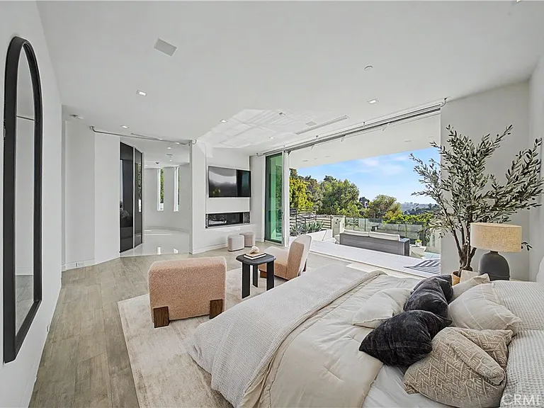 9459 Beverly Crest Dr — Photo 30