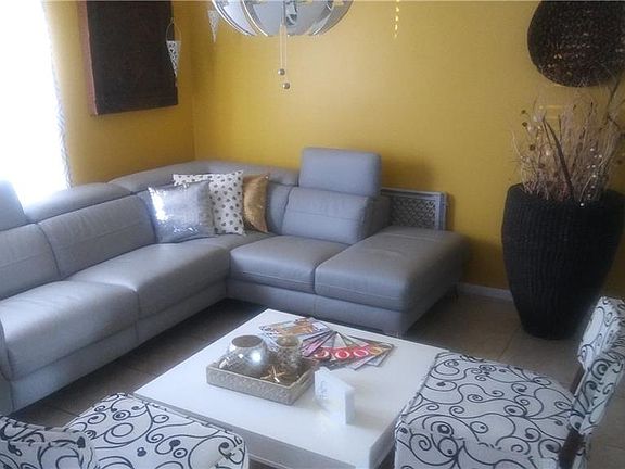 3rd image of 43 Las Brisas Ct