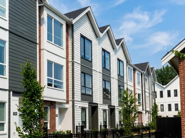 2886 Montrose Ave #3, Abbotsford, BC V2S 0N7