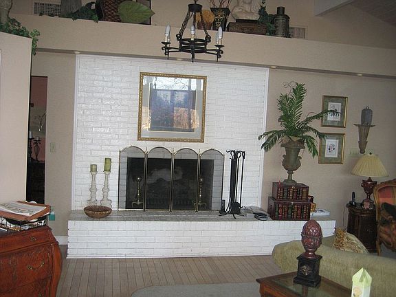 3rd image of 1000 Berkley Dr