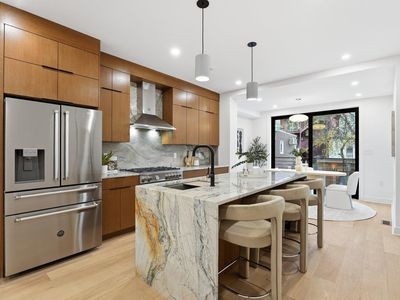 207 4th St, Jersey City, NJ, 07302