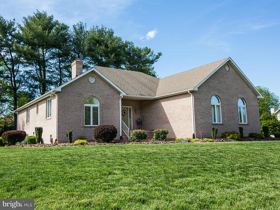 1st image of 103 Brooke Dr