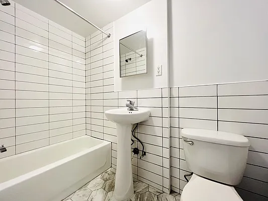 Rented by Nolita Group | media 10