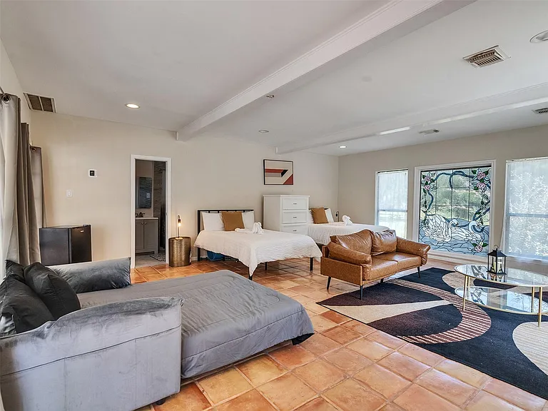 8402 Matthews Ln — Photo 25