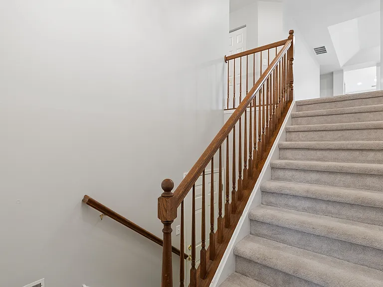 1952 Crenshaw Cir #1952 — Photo 22