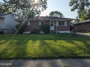 1128 Essex Dr, Lima, OH 45804