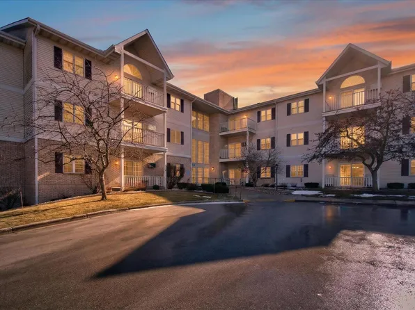715 Canterberry Ct Unit 109, West Bend, WI 53090