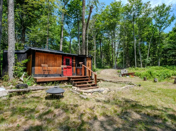 258 Captain Whitney Rd, Becket, MA 01223
