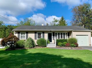 40 Saint Johns St, Sayville, NY 11782