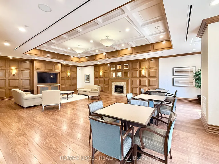 10101 N Yonge St #408 — Photo 36