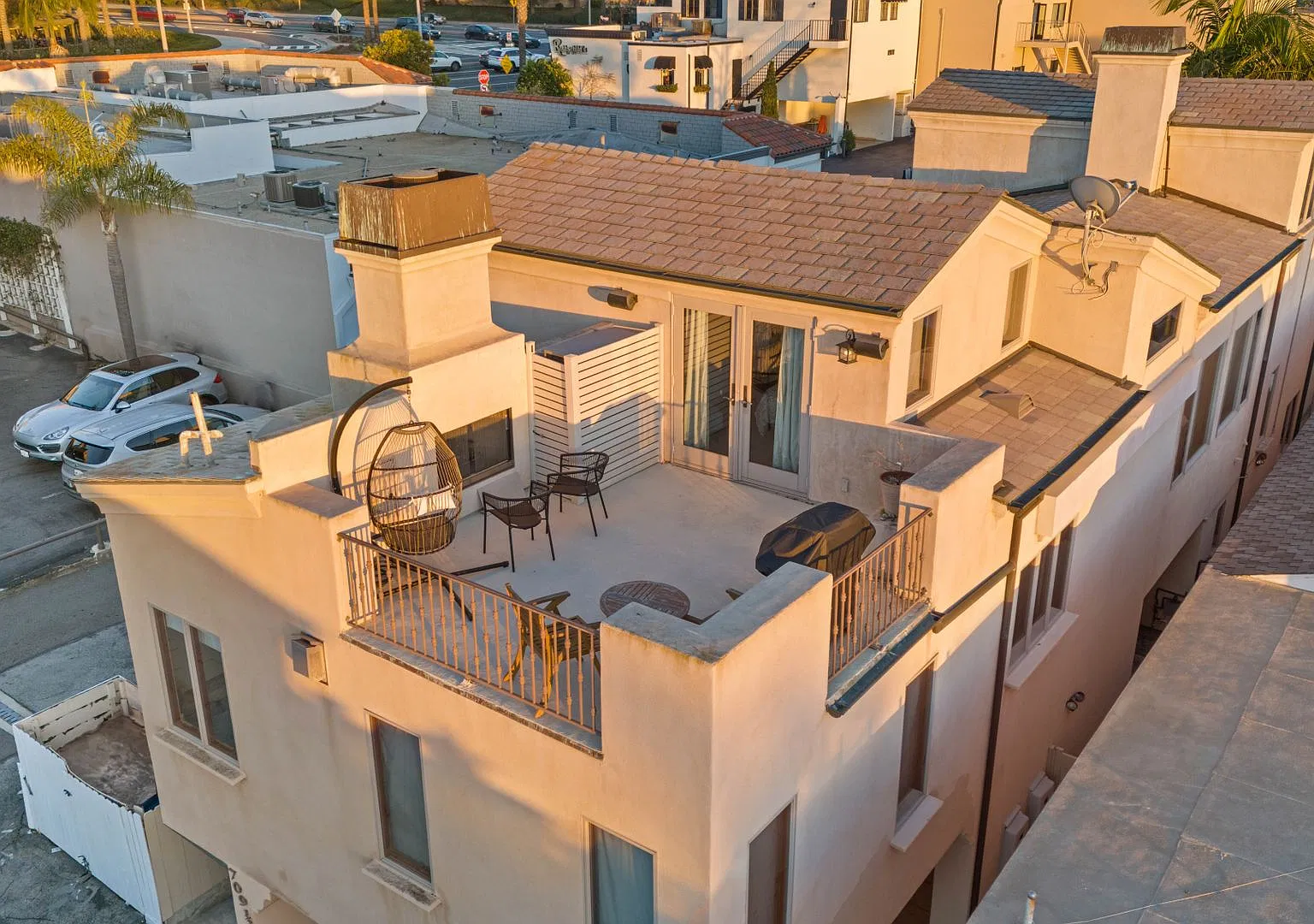Exceptionally Rare and Luxurious Residence in Corona Del Mar — Photo 2