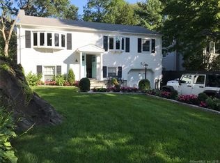 12 Donna Dr, Norwalk, CT 06854