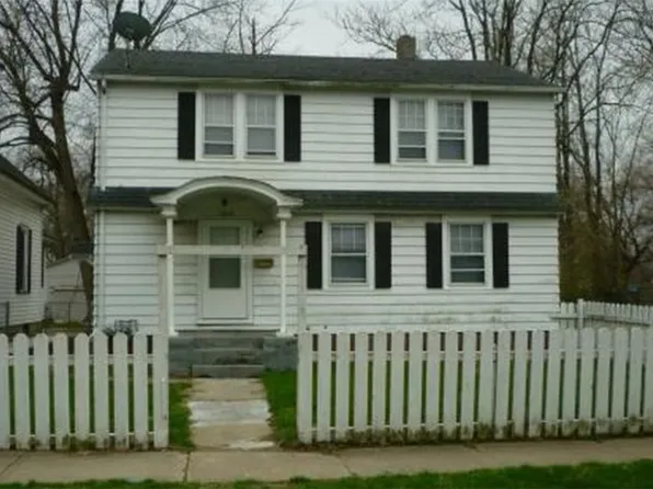 1845 E North St, Decatur, IL 62521