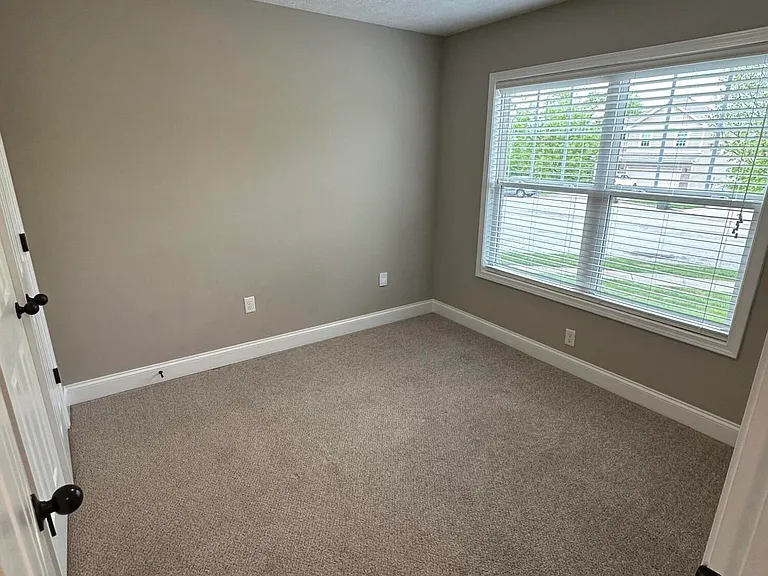 126 High Pointe Dr — Photo 6