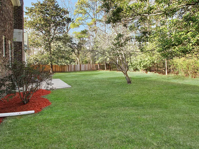 305 Mayfield St — Photo 36