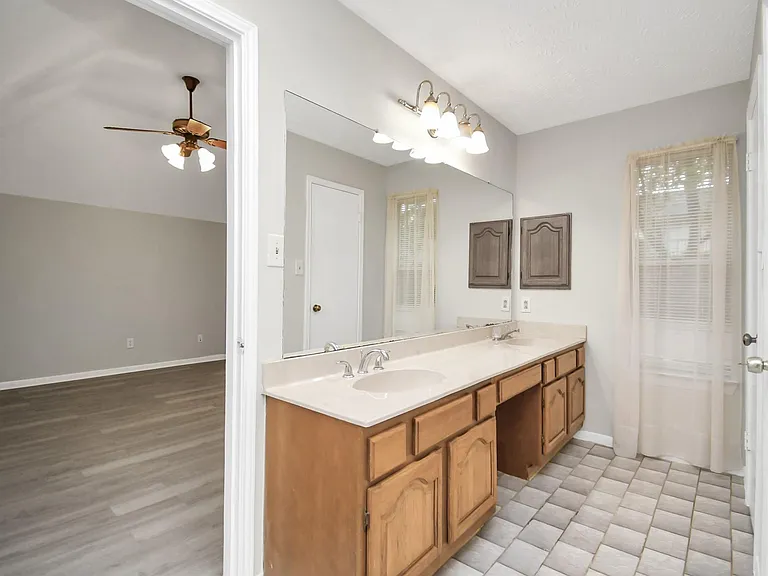 14810 Cypress Ridge Dr — Photo 12