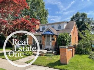 20608 Rosedale St, Saint clair shores, MI