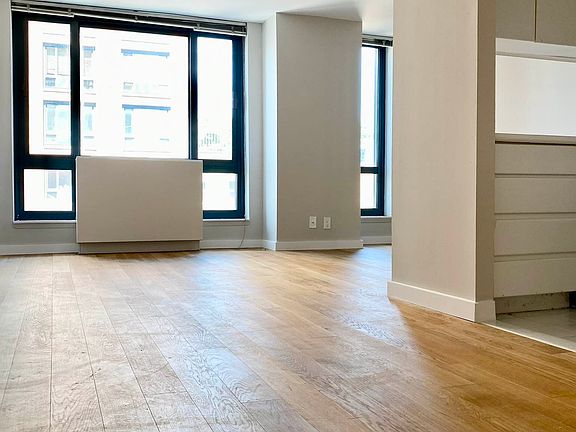 4th image of 1 Irving Pl APT U21i