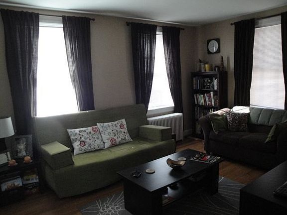 2nd image of 4008 Grove Ave #2