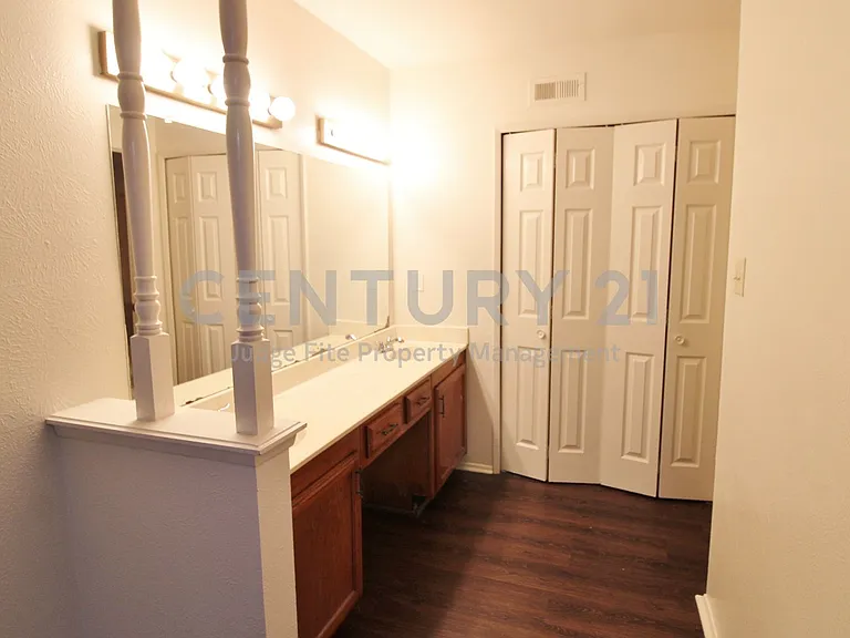 405 Pogue St — Photo 9