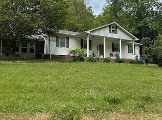 581 Fudges Chapel Rd, Surgoinsville, TN 37873