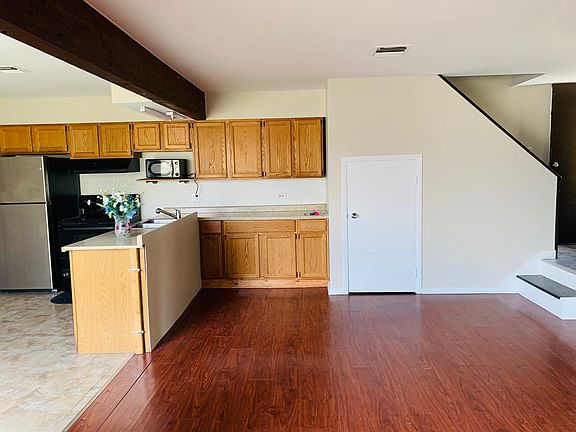2nd image of 3325 Beacon St Unit 55