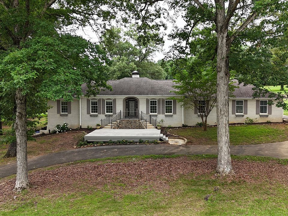 1st image of 400 Simpson Rd NE