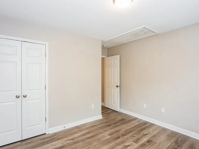 711 Continental Dr — Photo 13