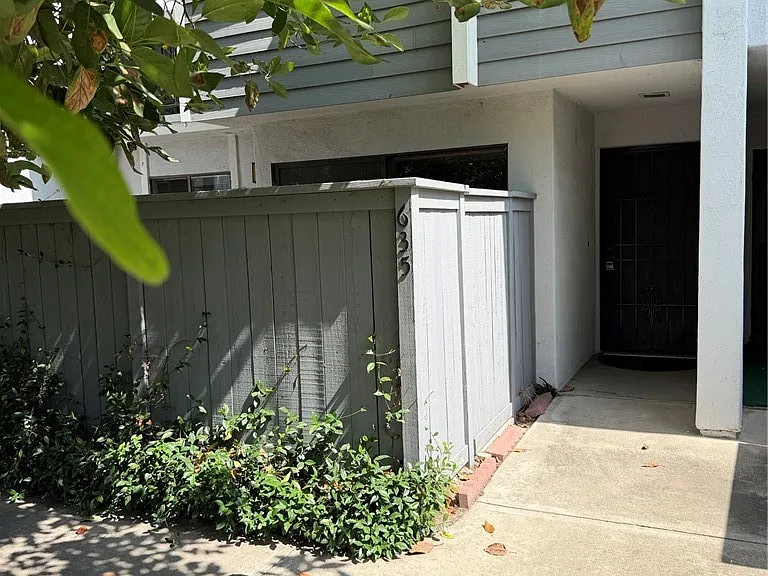635 Danube Way — Photo 1