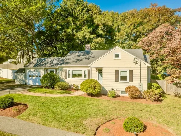 3 Elliot Rd, Lynnfield, MA 01940