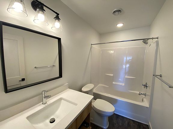 3rd image of 3924 Trinity Rd