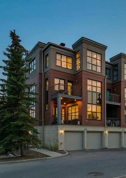 1st image of 424 S Aspen Meadows Hl SW