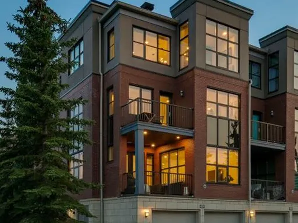 424 S Aspen Meadows Hl SW, Calgary, AB T3H 0G3