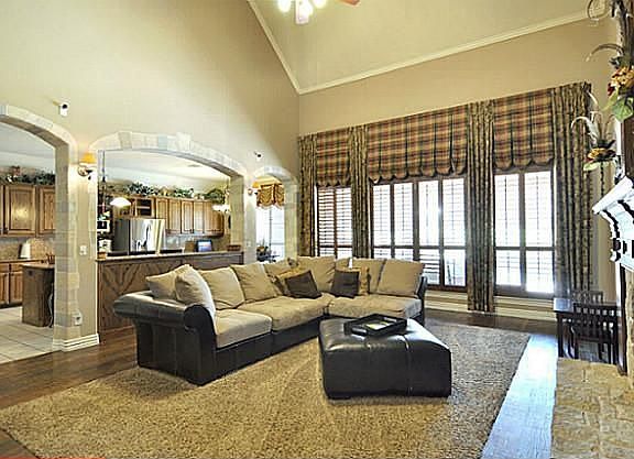 5th image of 3705 Hillsdale Dr