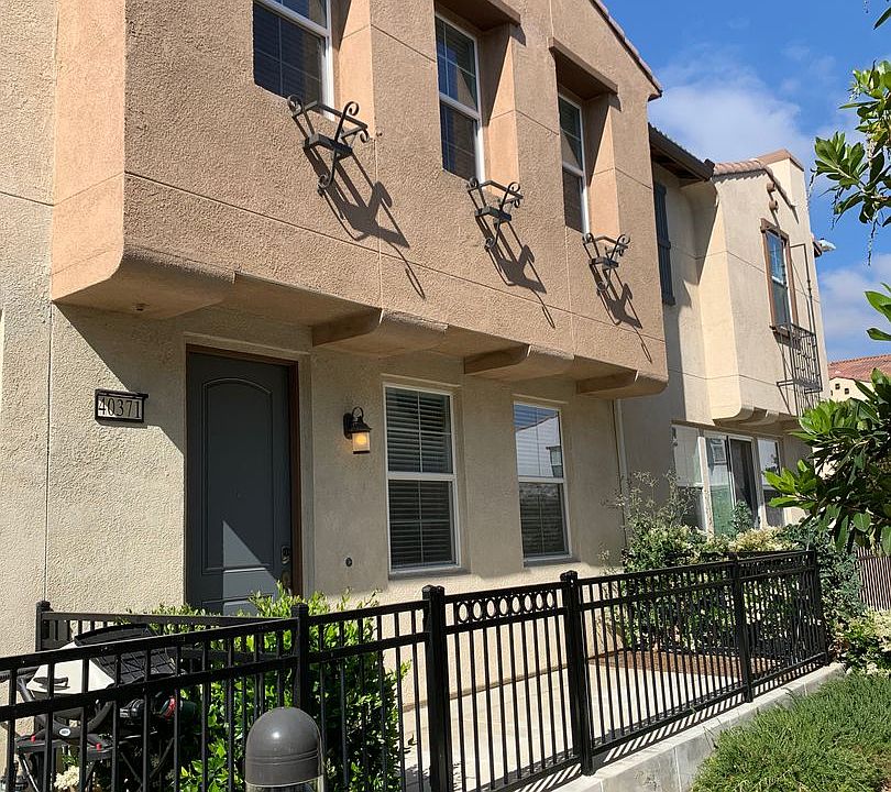 1st image of 40371 Calle Real