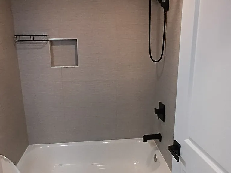 325 N 40th St #6 — Photo 19