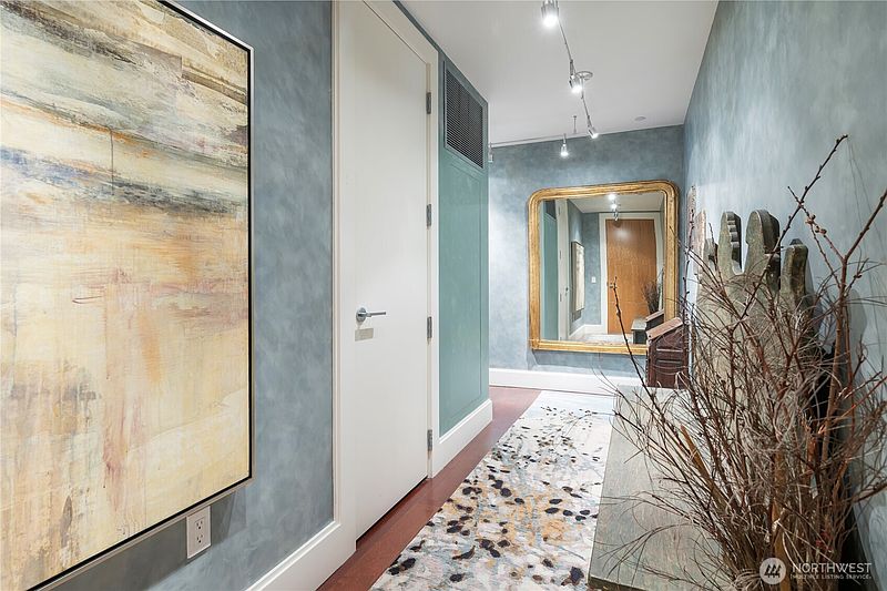 2nd image of 1521 2nd Avenue #1602